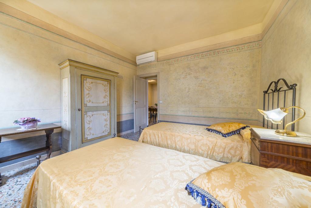 I Bei Ricordi - Historic Centre Apartment 6 Arezzo Exteriör bild